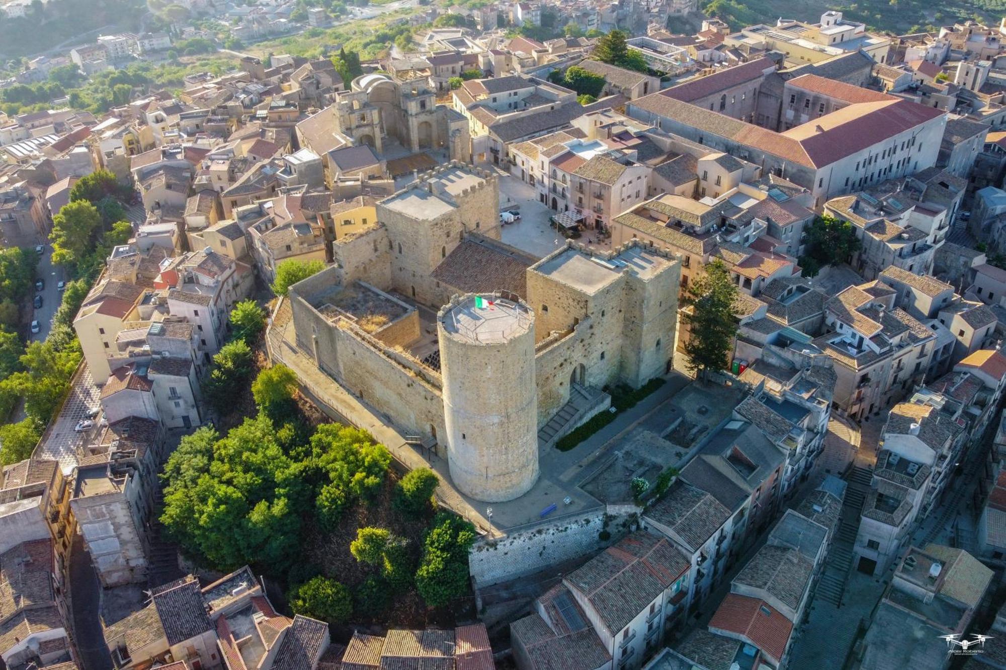 Holiday Home Castle Salemi - Casa Vacanze Exterior photo